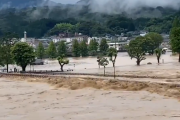 【熊本大雨】雨が小康状態となり球磨川への緊急放流は見合わせも水量は多い模様