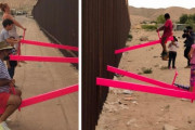 アメリカとメキシコの国境の壁に設置されたシーソー。両国の架け橋ともいえるアイデアに絶賛