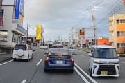 熊本で撮影されたこれは見事なサンキュー右直事故。その勢いはマズいでしょう（笑）