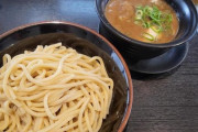 【悲報】つけ麺屋「一般的に『茹で前500g』が大食いではない普通の人が食べられる限界です」