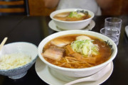 ラーメン屋でライス頼まない奴は、人生の半分損してる