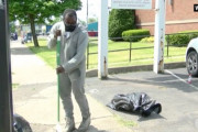 【いい話】抗議デモで汚れた街を10時間かけて清掃した黒人高校生に、とんでもないプレゼントが贈られる