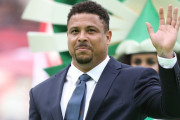 【悲報】元ブラジル代表のロナウド「私が本物と言われるのはC・ロナウドにとって不快なはず」
