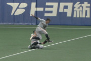 巨人・梶谷が負傷退場　セカンド吉川と交錯