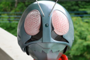 『仮面ライダー』の等身大マスクを無断で作ってオークションで売っていた65歳双子,著作権違反の疑いで逮捕　東映のコメントはこちら