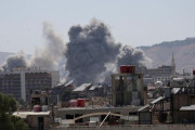 イスラエル、シリア首都など空爆
