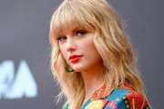 【米シンガー】テイラー・スウィフト、生活に困っているファンへ個人的に一人あたり約33万円を援助