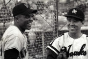 戦後15年の日米野球で日本とアメリカの名選手が談笑する様子！←「ロマンを感じる」（海外の反応）