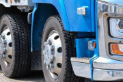 【ゴム】大気中の「マイクロプラスチック」大半は自動車のタイヤから放出
