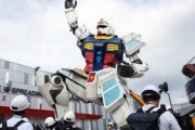 ところで万博ガンダムのこれ、何のポーズなの？