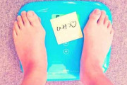 【生理中のダイエット】どう調整してる？食欲我慢派と運動派に分かれる結果に