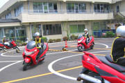 明日大型二輪のスクーター教習なんだけど