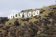 「HOLLYWOOD」を「HOLLYBOOB」にしようとした6人が逮捕