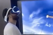 ワロタ。勇気ある男がVRゲームに挑戦するとこんなにも危険ｗｗｗ