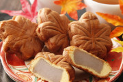 好きなお土産菓子ランキング→3位「もみじ饅頭」2位「八つ橋」1位「白い恋人」