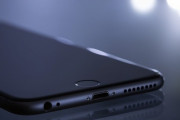 【経済】今売れてるスマートフォンTOP10、iPhone 12が2位浮上、再びアップルが1位・2位独占