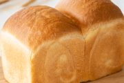 【皆さん、どっち派！？】食パンの耳を食べない派、意外と多い模様