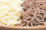 【悲報】 そばがうどんに負けた理由、ほぼ丸亀製麺のせい説