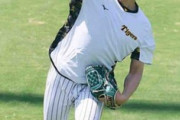 阪神ドラ1・下村が術後初の屋外キャッチボール　トミージョン手術から復活へ一歩