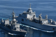 海賊対処行動水上部隊の護衛艦「あけぼの」、フランス海軍補給艦「ジャック・シュヴァリエ」と日仏共同訓練を実施！