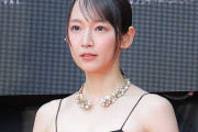 【芸能】吉岡里帆、CA姿で無敵の美を見せつけるやんけ！