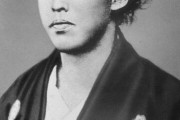 【悲報】坂本龍馬さん、教科書から抹消されガチで何をしたのかわからなくなる