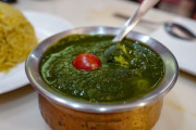 みんなは怒るかもしれないけどカレーに葉物野菜を入れるのが好きなんだ