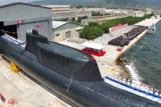 【速報】北朝鮮が戦術核攻撃潜水艦を進水、「金君玉英雄」艦と命名