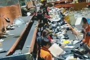 【動画】中国の小包･郵便物の仕分け作業がヤバい！ボンボン放り投げて中身が～！w