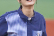 【画像】小坂菜緒の始球式、バチクソ可愛いwwwwwwwwww