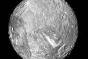 天王星の衛星ミランダに「予想外の内部海」存在か、生命育む可能性が突如浮上…NASA！