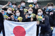 羽生結弦のサインはどれ？　代表8人“日の丸集合写真”に反響「ドリームチームでした」