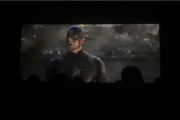 【画像】海外の識者、ブチギレ…「映画は騒いで見るもの。日本人の静かに見るのは変なマナーだよ。」