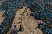 馬鹿 「中国のシェアサイクルは画期的！最先端！」→ 大量の廃棄自転車で埋め尽くされるwww