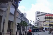 【動画】車乗りさん、コントみたいな事故を起こしてしまう