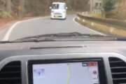【動画】運転が下手な女さん…