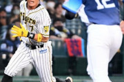ベースカバーいないのにけん制…阪神珍プレーで２点目