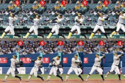 岡田氏　阪神・佐藤輝は３０発打てる　連続写真で解析した変化「かなり違う」