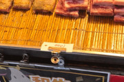 外国人「日本で和牛の串焼きが1000円だった！」⇒「それ観光客向けだ…」