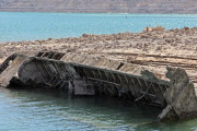 米最大の人工貯水池ミード湖から第2次大戦時の揚陸艇「ヒギンズ・クラフト」を発見…干ばつで水位低下！