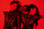 【まさにチート】外国人が「QUEEN」と呼ぶ天才「SU-METAL」スーパーアイドルを現実の形にした存在感