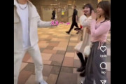 ストリートスナップで有名なTikToker・アノニマス。女性二人組に声かけるも、美人だけ贔屓で炎上