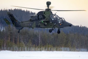 ドイツ軍のティーガー攻撃ヘリとNH90汎用ヘリが寒冷地での運用テストを実施…スウェーデン！