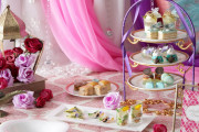 「アラジンと魔法のような恋」がテーマのアフタヌーンティー！魔法のランプや絨毯が夏スイーツに