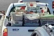 【米国選挙の実態】「バイデン支持者の車で運ばれる郵便物」【海外の反応】