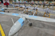 イラン国防軍需省、新型無人機200機超を軍に引き渡し…空対空・空対地ミサイルも搭載可能！