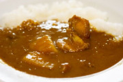 嫁「カレー何日連続までなら大丈夫？」 ワイ「3日連続までかなぁ」