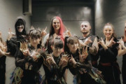 BABYMETALとスペイン公演ゲストのMEGARAのズッ友写真