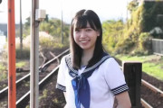 制服なっぴが可愛すぎて、スタッフが思わず声を漏らしてしまう