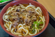 【画像】お前らってこういうボロいうどん屋で飯食える？